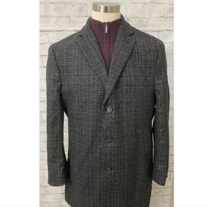 44 regular men’s over coat, great condition.